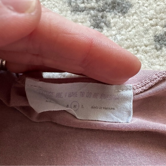 Pink Short Sleeve Pocket Front Casual V-Neck Tee Size Medium - Picture 7 of 9